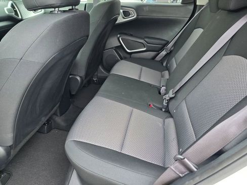 Certified 2025 Kia Soul LX w/ LX Technology Package FWD image 14