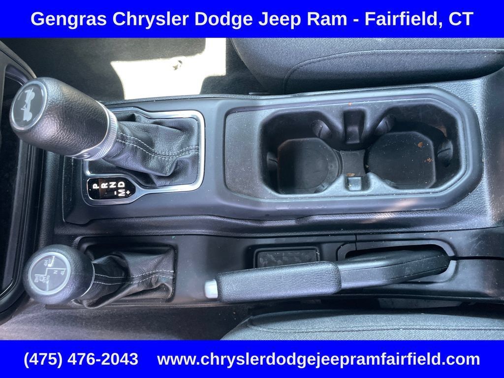 Certified 2024 Jeep Wrangler Unlimited w/ Convenience Group AWD/4WD image 50
