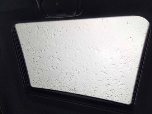 Used 2024 BMW 330i xDrive Sedan w/ Convenience Package image 26