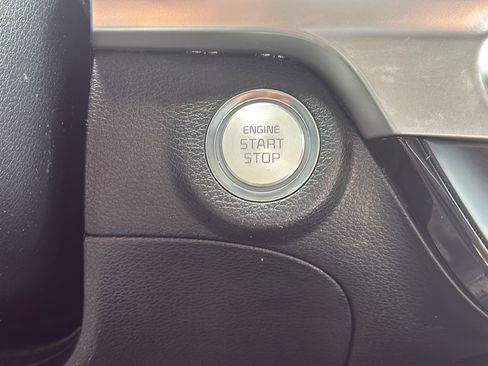 Used 2023 Kia Telluride S AWD/4WD image 30