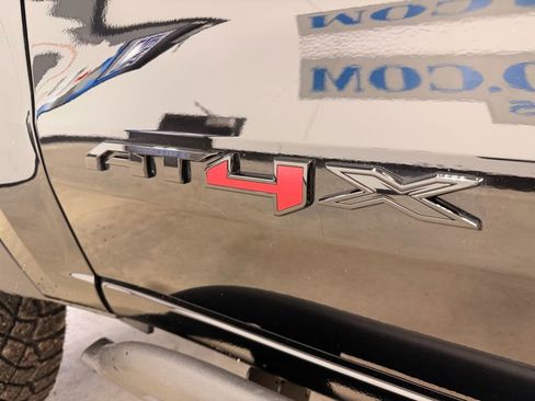 Used 2024 GMC Canyon AT4X image 17