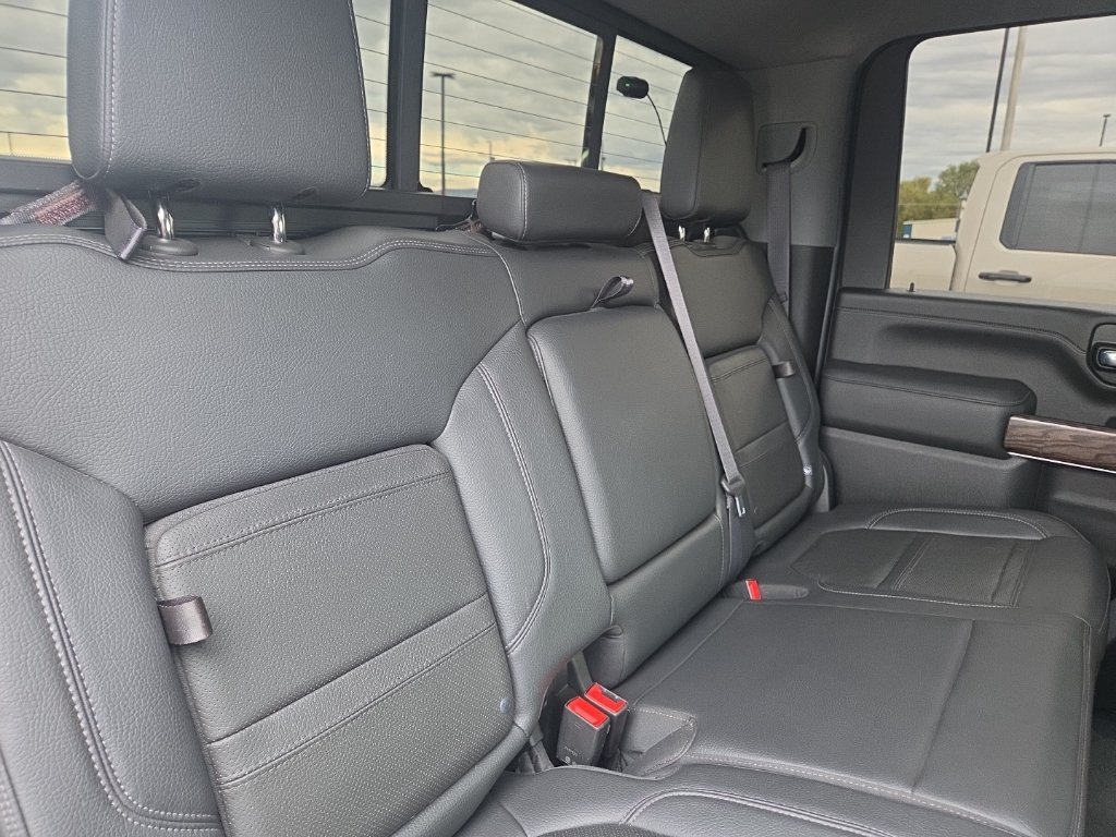 Used 2021 GMC Sierra 2500 Denali w/ Denali Black Diamond Edition AWD/4WD image 15