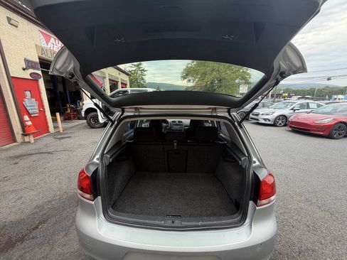 Used 2014 Volkswagen Golf 4-Door FWD image 21