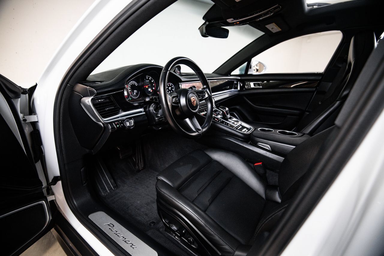 Certified 2023 Porsche Panamera image 4