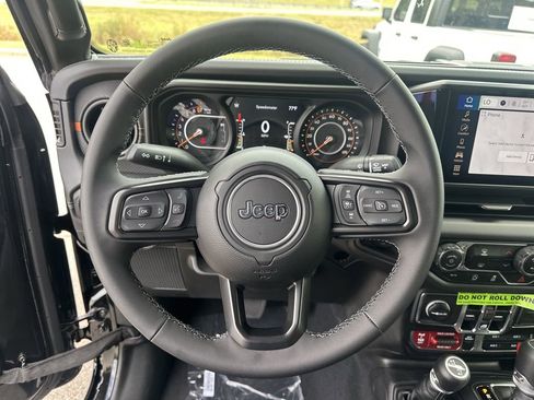 New 2025 Jeep Gladiator Mojave image 14