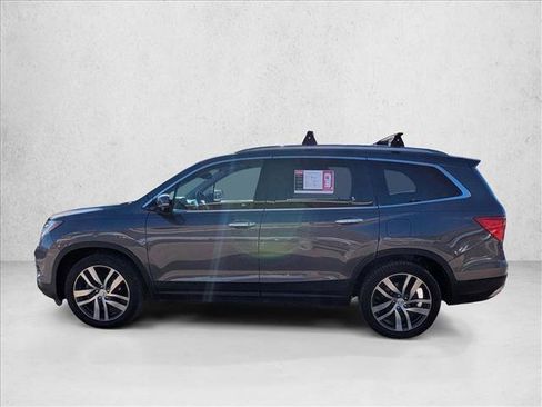 Used 2017 Honda Pilot Touring image 8
