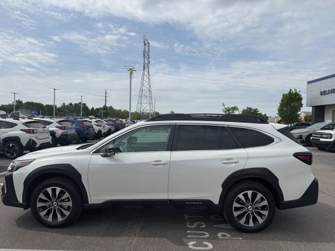 Certified 2025 Subaru Outback Limited AWD/4WD image 11