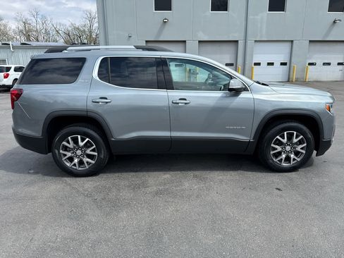 Used 2023 GMC Acadia SLE w/ Driver Convenience Package image 2