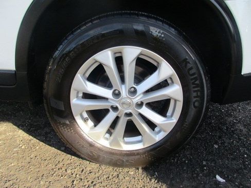 Used 2016 Nissan Rogue SV w/ SV Premium Package AWD/4WD image 13