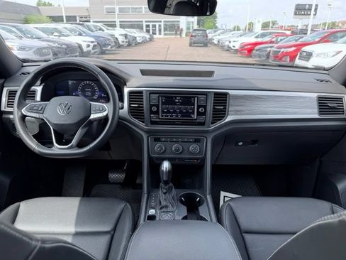 Used 2023 Volkswagen Atlas Cross Sport SE AWD/4WD image 23