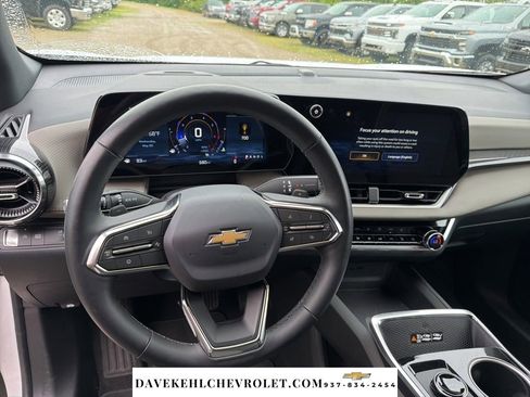 Used 2026 Chevrolet Equinox LT w/ Convenience Package II FWD image 11