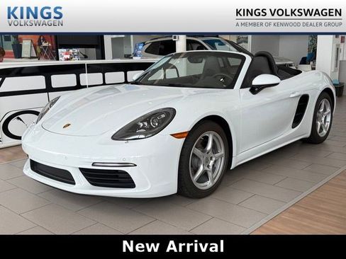 Used 2023 Porsche 718 Boxster RWD image 1