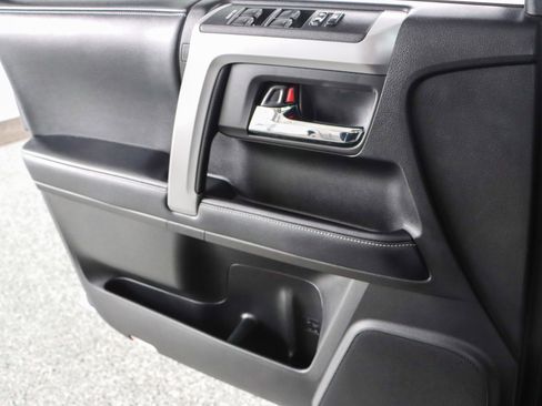 Used 2019 Toyota 4Runner SR5 image 21