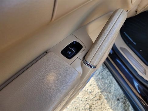 Used 2017 Porsche Cayenne Platinum Edition image 15