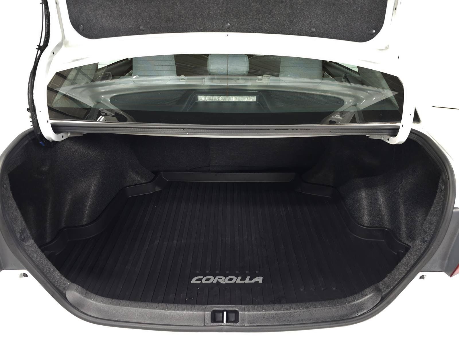 Used 2018 Toyota Corolla LE FWD image 7