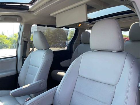 Used 2016 Toyota Sienna Limited Premium AWD/4WD image 69