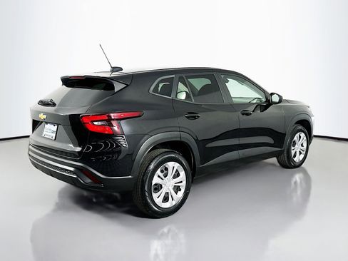 Used 2024 Chevrolet Trax LS FWD image 8