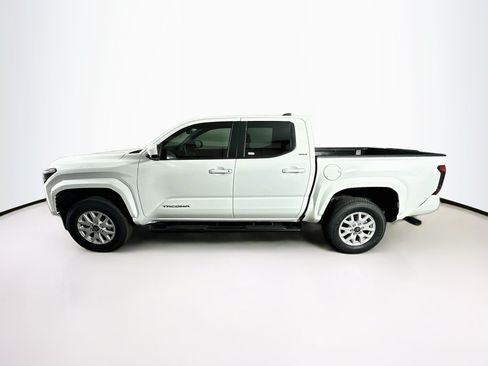 Used 2025 Toyota Tacoma SR5 RWD image 4