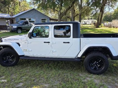 Used 2021 Jeep Gladiator Overland w/ Safety Group AWD/4WD image 8
