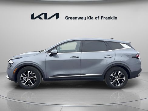 Used 2023 Kia Sportage EX image 4