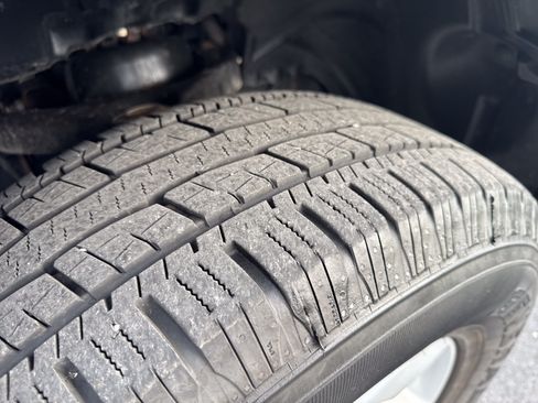 Used 2018 RAM 1500 Express AWD/4WD image 29