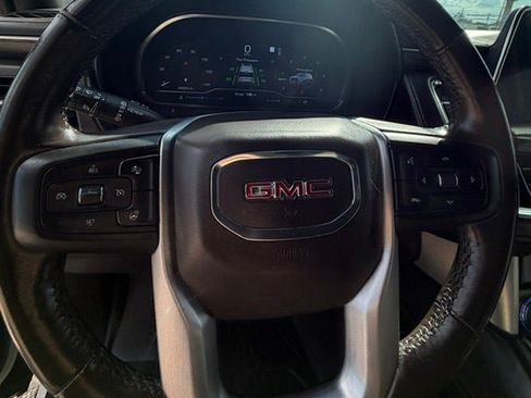 Used 2023 GMC Yukon XL SLT w/ SLT Luxury Package RWD image 10