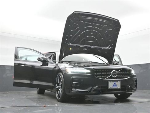 Used 2024 Volvo S60 B5 Ultimate image 53