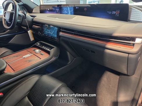 New 2026 Lincoln Navigator Black Label AWD/4WD image 10