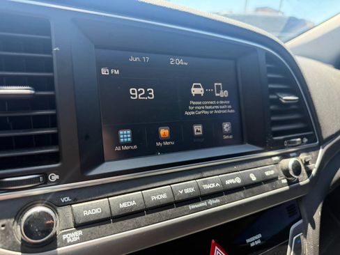 Used 2017 Hyundai Elantra Limited FWD image 14