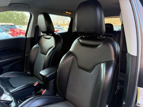 Used 2019 Jeep Compass Latitude w/ Popular Equipment Group image 12