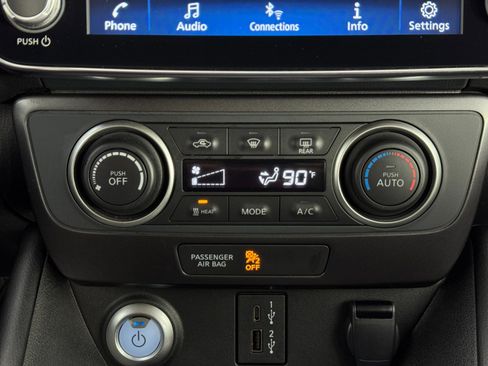 Used 2025 Nissan Leaf S image 24