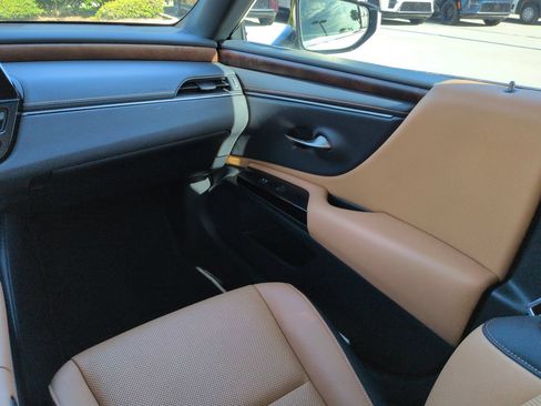 Used 2022 Lexus ES 350 w/ Premium Package FWD image 15