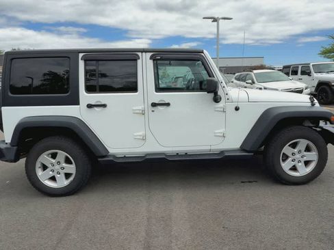 Used 2017 Jeep Wrangler Unlimited Sport w/ Quick Order Package 24S AWD/4WD image 9
