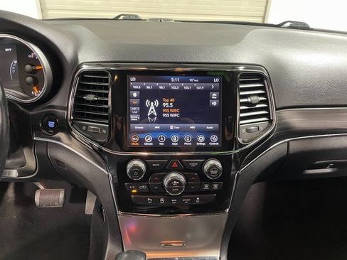 Used 2021 Jeep Grand Cherokee Limited w/ Luxury Group II AWD/4WD image 16