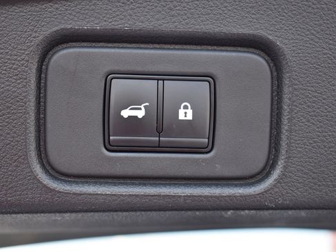 Used 2024 Nissan Pathfinder SL FWD image 57