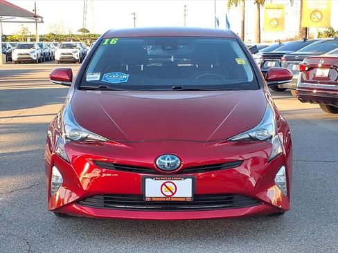 Used 2016 Toyota Prius Four Touring image 2