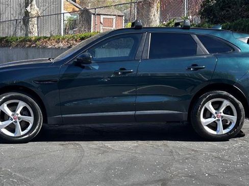 Used 2018 Jaguar F-PACE Premium image 2