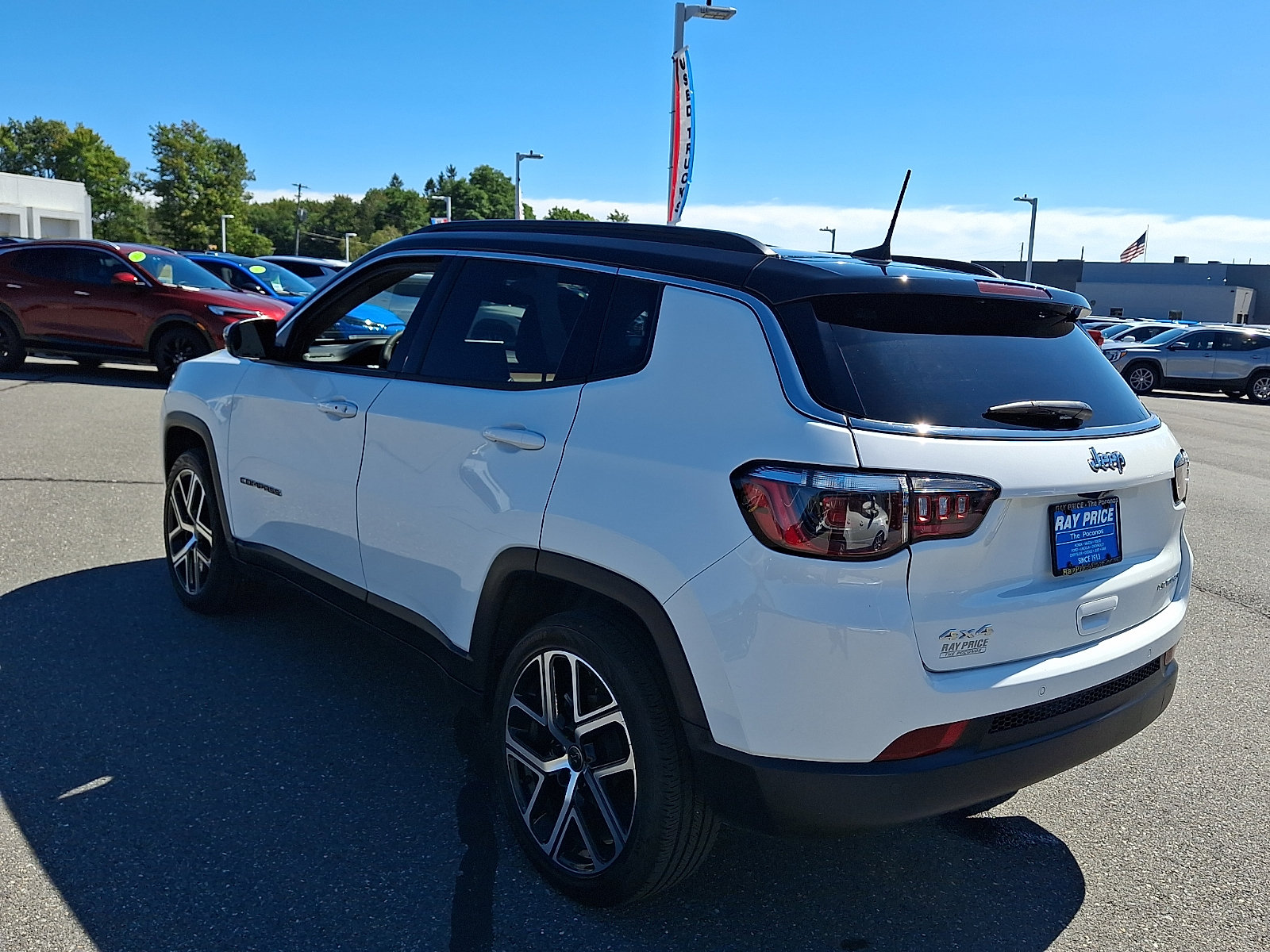 Used 2025 Jeep Compass Limited AWD/4WD image 4