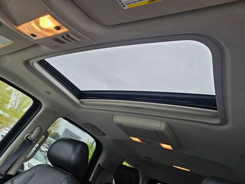 Used 2014 Cadillac Escalade Luxury AWD/4WD image 11