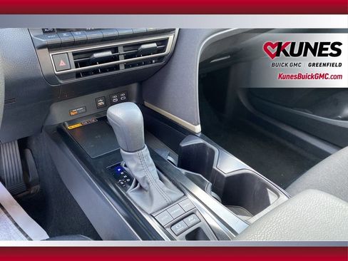 Used 2025 Toyota Camry LE image 29