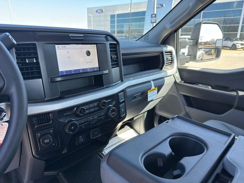 New 2026 Ford F350 XL AWD/4WD image 11