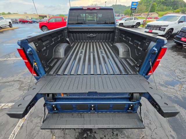 New 2026 Chevrolet Silverado 2500 High Country w/ High Country Premium Package AWD/4WD image 18