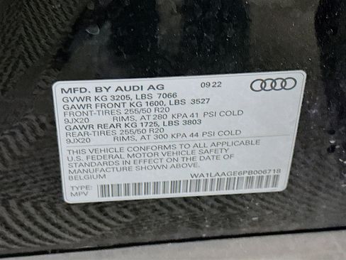 Used 2023 Audi e-tron Premium Plus w/ Premium Plus Package image 12