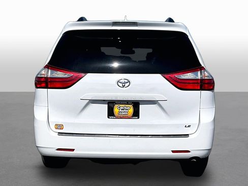 Used 2019 Toyota Sienna LE FWD image 4