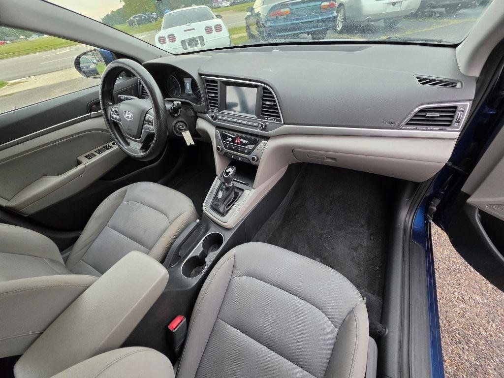 Used 2018 Hyundai Elantra SEL FWD image 16