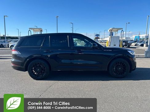 Used 2023 Lincoln Aviator Reserve w/ Equipment Group 201A AWD/4WD image 8