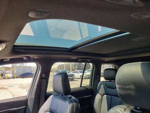 New 2026 Jeep Grand Cherokee Limited w/ Limited Altitude Package AWD/4WD image 31