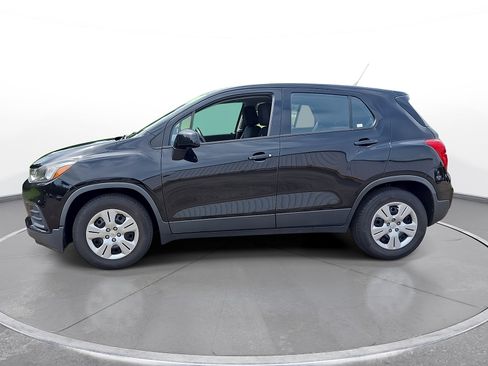 Used 2017 Chevrolet Trax LS FWD image 4