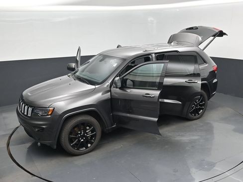 Used 2021 Jeep Grand Cherokee Laredo X AWD/4WD image 20