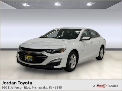Used 2024 Chevrolet Malibu LT FWD image 1